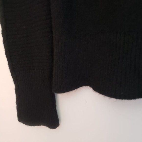 JON & ANNA CONTEMPORARY BLACK SWEATER WOMEN. - Picture 8 of 9